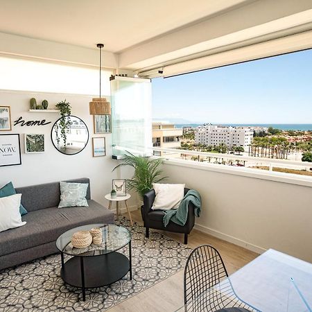 Beautiful Apartment With 2 Terraces, Pool & Beach Торемолинос Екстериор снимка